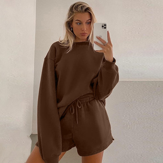 Land of Nostalgia O-Neck Bodycon Women's Long Sleeve Pullover Sweater with Mini Short